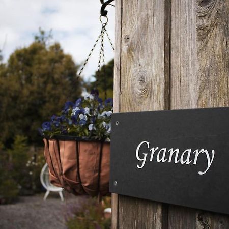 The Granary Apartment Barbrook Bagian luar foto