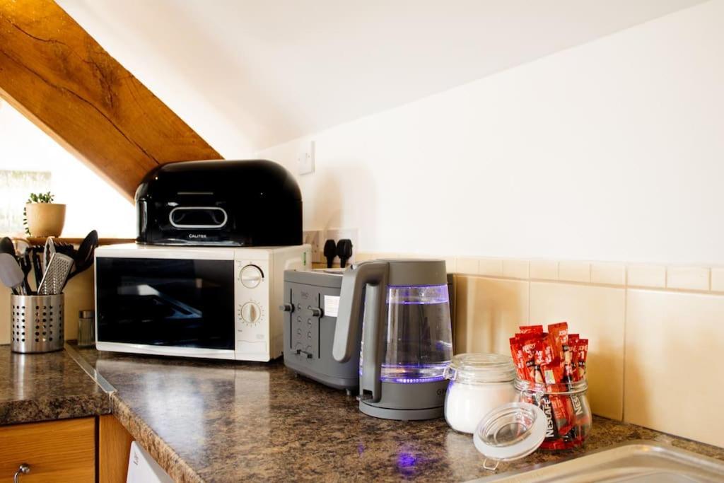 The Granary Apartment Barbrook Bagian luar foto