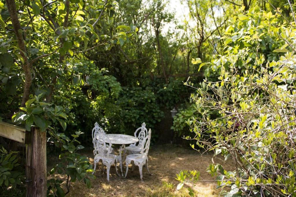 The Granary Apartment Barbrook Bagian luar foto