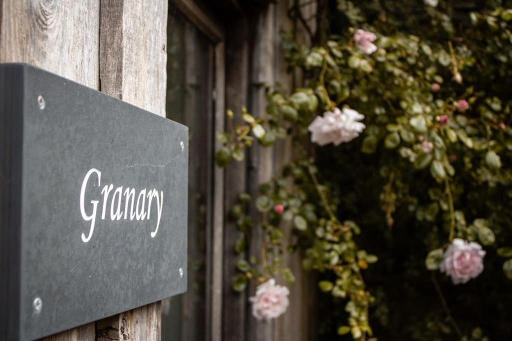 The Granary Apartment Barbrook Bagian luar foto