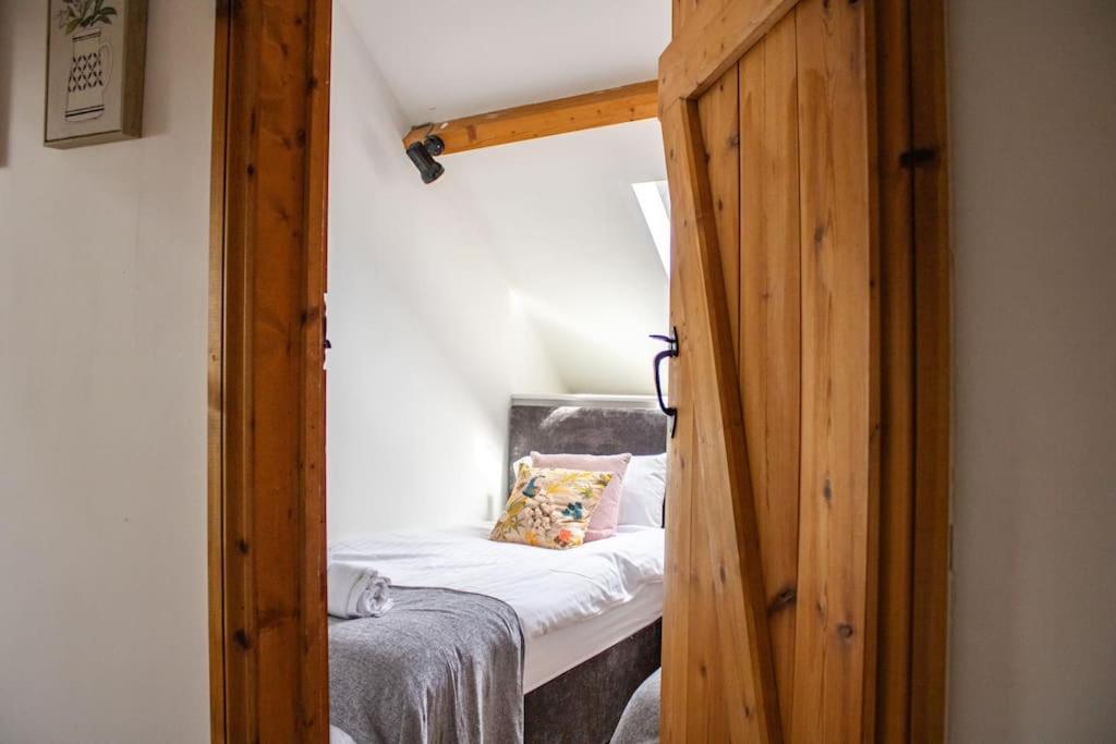 The Granary Apartment Barbrook Bagian luar foto