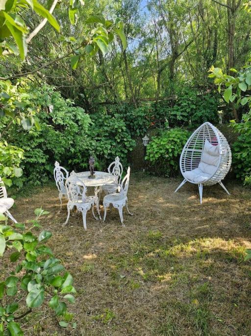 The Granary Apartment Barbrook Bagian luar foto