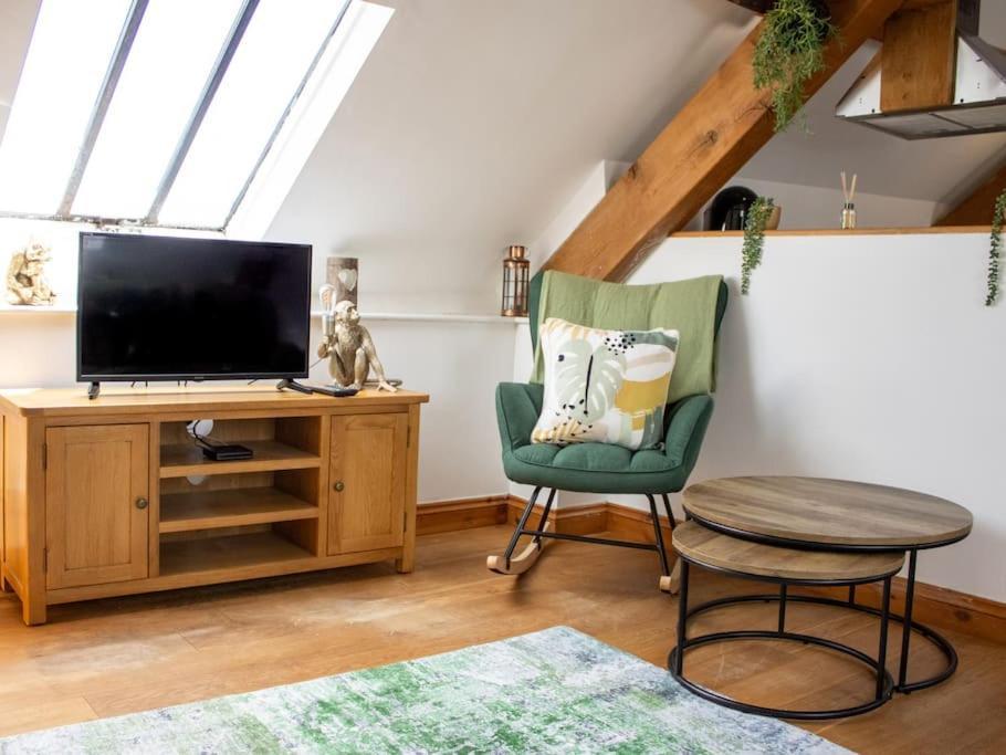 The Granary Apartment Barbrook Bagian luar foto